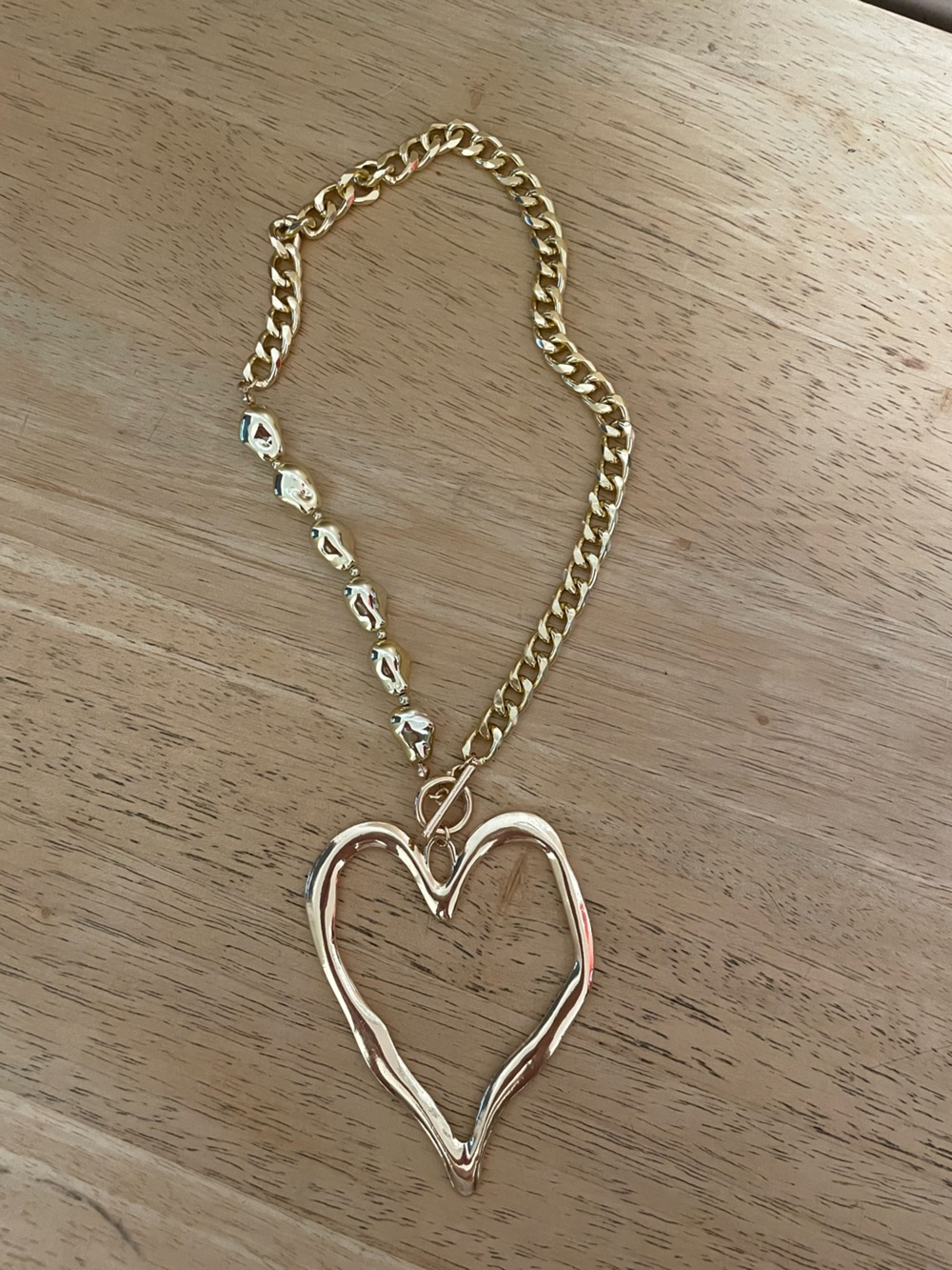 Stella & Dot large gold plated heart  choker style necklace